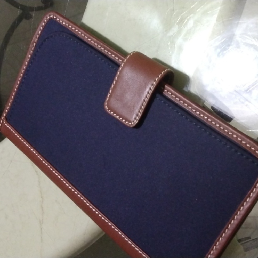 NWOT Vera Bradley Baekgaard Travel Wallet